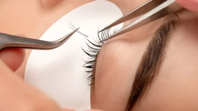 How to DIY Lash Extensions: The Complete Guide